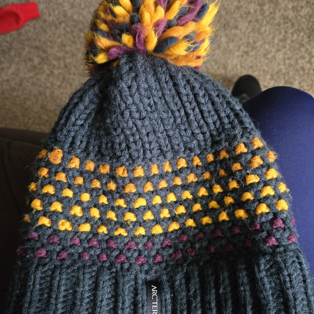 Arc'teryx Fernie Toque Winter Beanie Hat - Picture 3 of 4
